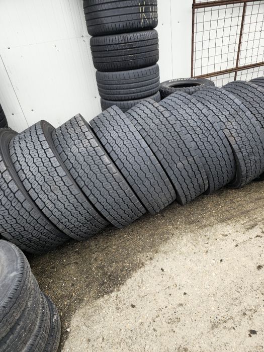 Anvelope 295 80 R 22.5 Continental de direcție și de tracțiune.