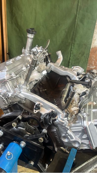 2UZ FE 4.7  в сборе двигател