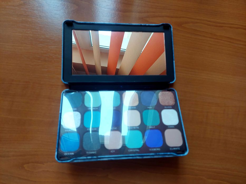 Trusa de machiaj makeup Revolution