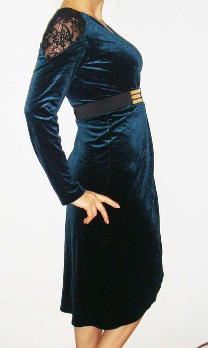 Rochie noua de seara midi, catifea verde cu dantela neagra S/M