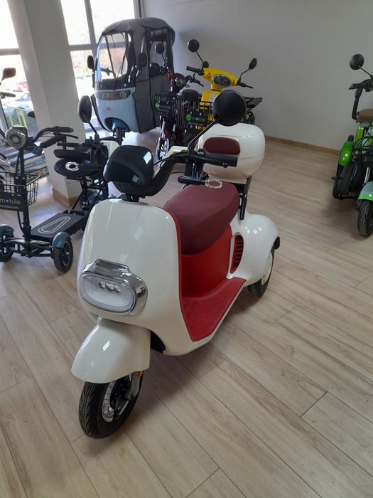 Електрическа триколка за хора с увреждания