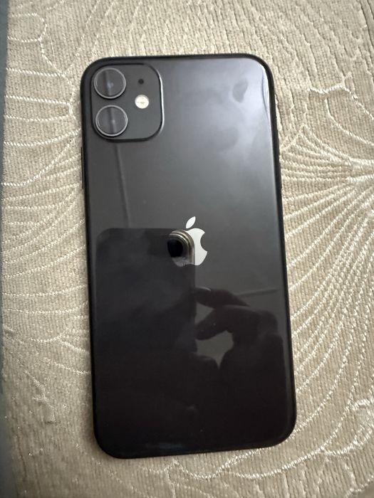 Iphone 11  64 гб.