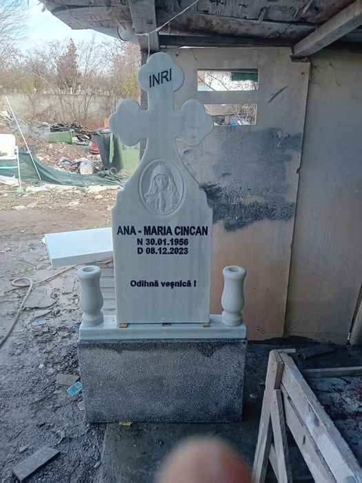 Vând cruci de marmură preț real de producător scris înclus