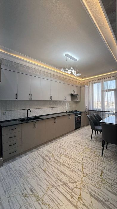 Продается 3 ком. Квартира площадью 90 кв.м. Ор. Панжоб мечеть