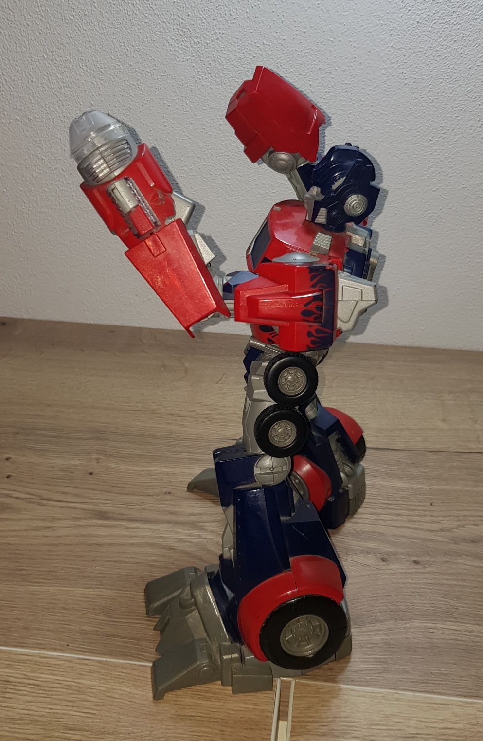 Figurina Optimus Prime Transformers H: 28 cm, articulată Revenge