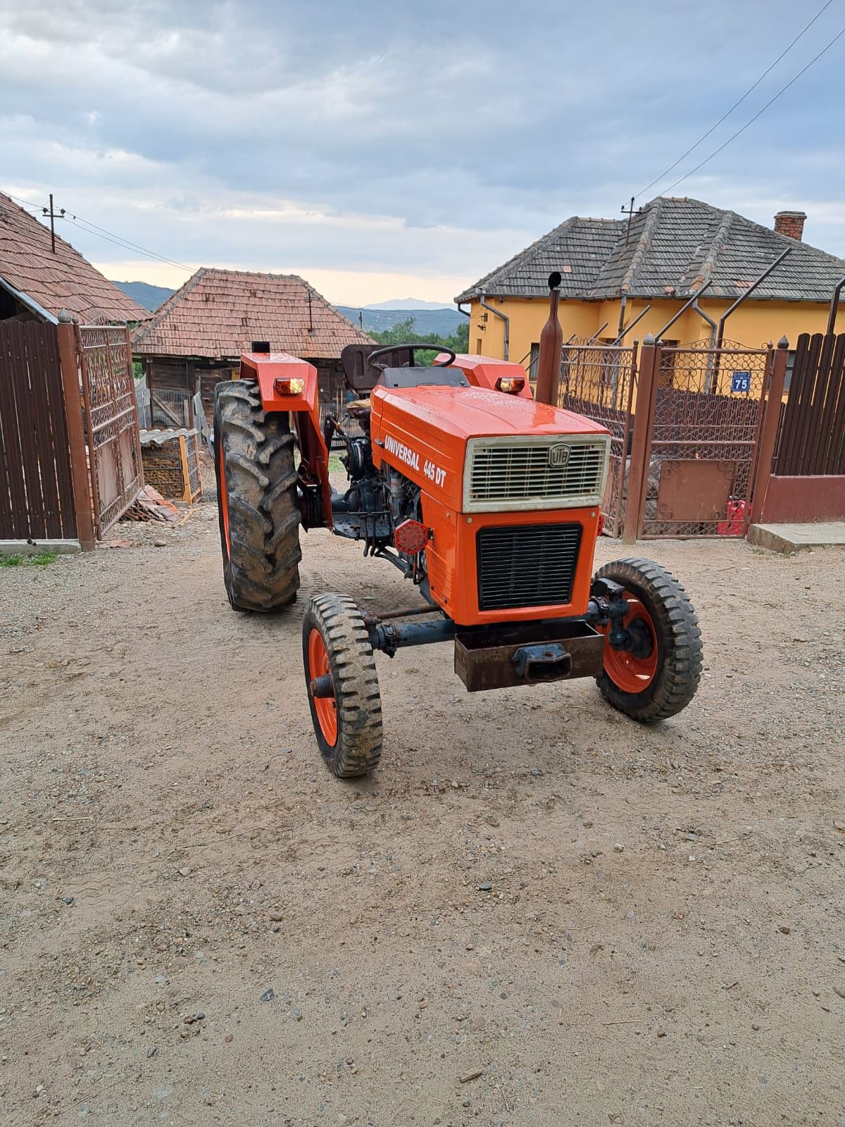 Universal 445 import Franța 2900 ore funcționare