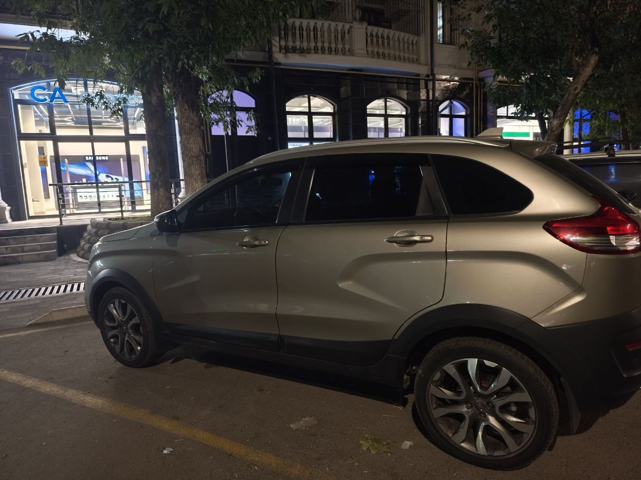 Срочно! Продажа Lada X Ray Cross 10.500 y.e