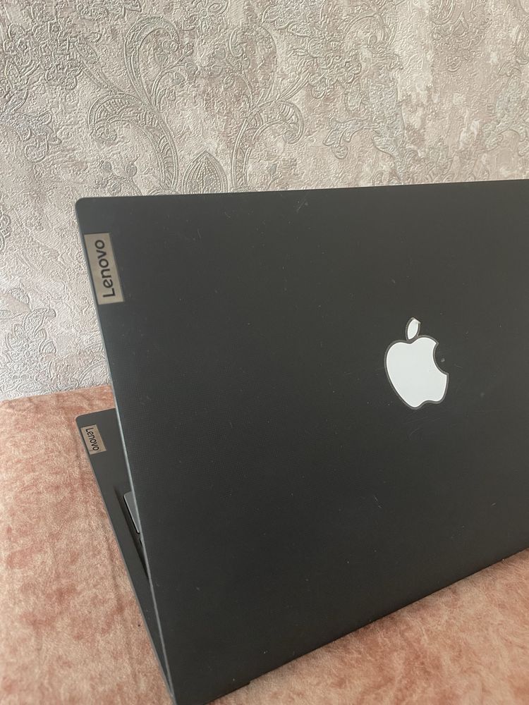 Noutbuk lenovo sotiladi xolati ideal