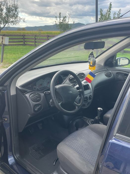 Vând Ford focus 1.6 i