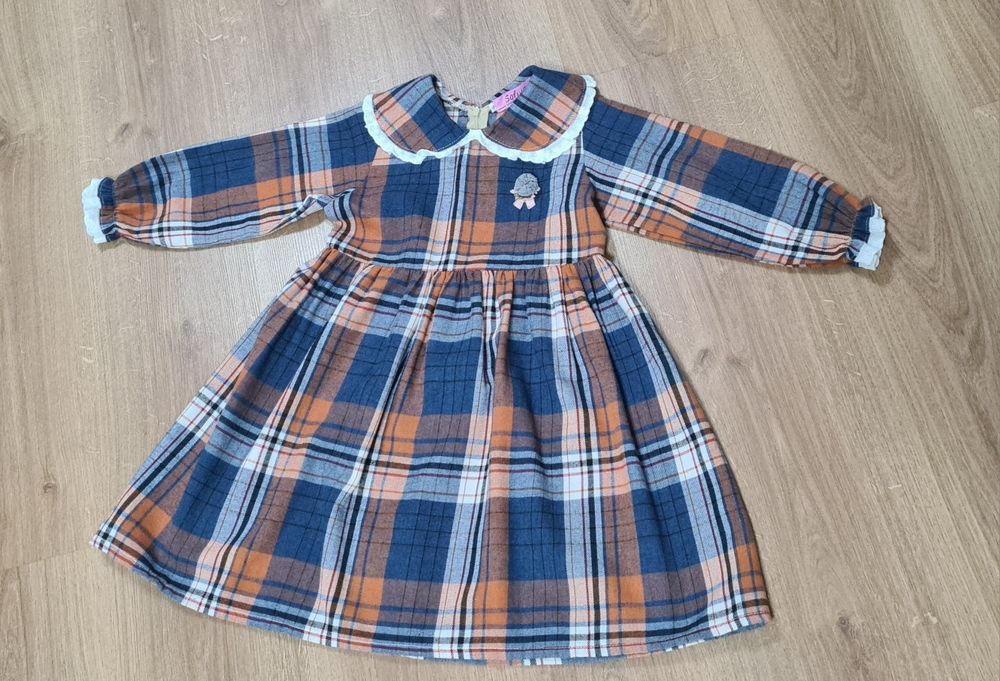 Платье на девочку 5 - 6 лет.