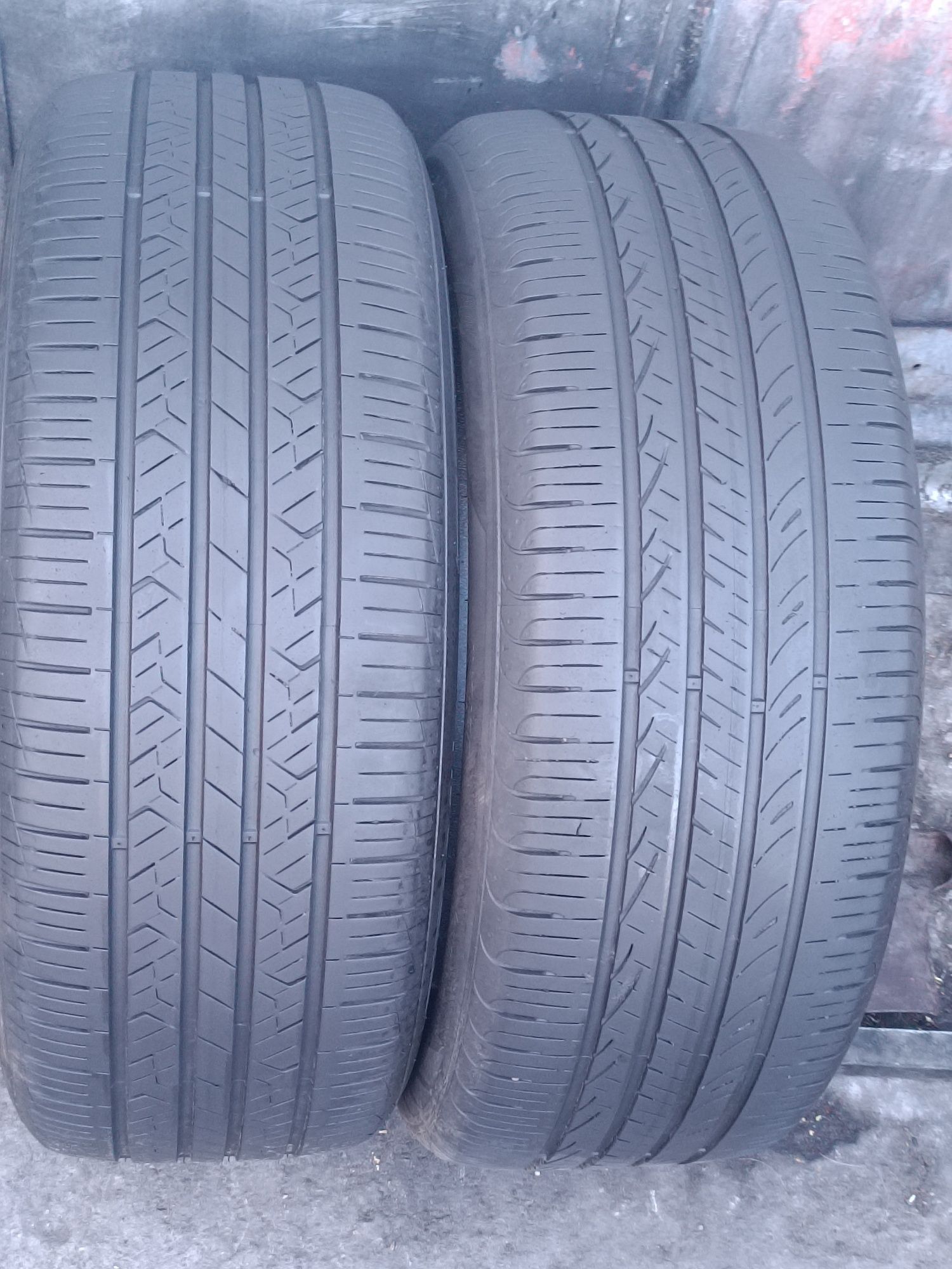 215/55/17 Hankook .