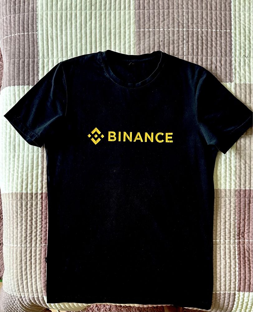 Футболка и свитшот Binance