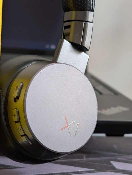 Lenovo X1 headphones 9/10