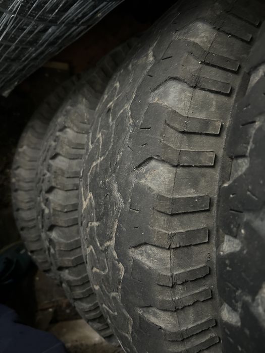 Jante aluminiu L200  R15 cu cauciucuri 31x10.5x15