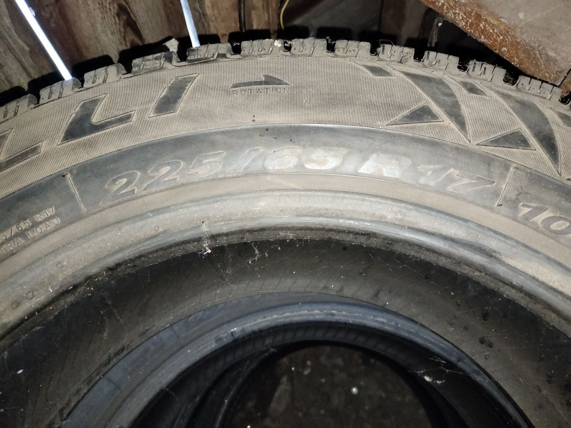 Продам резину Pirelli 225*65R17 зима