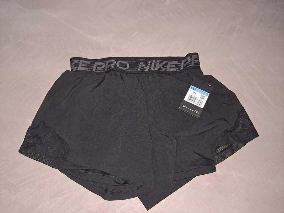 Pantaloni scurti pentru sport