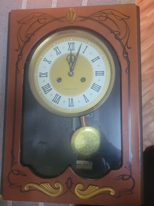 Ceas de perete cu pendul