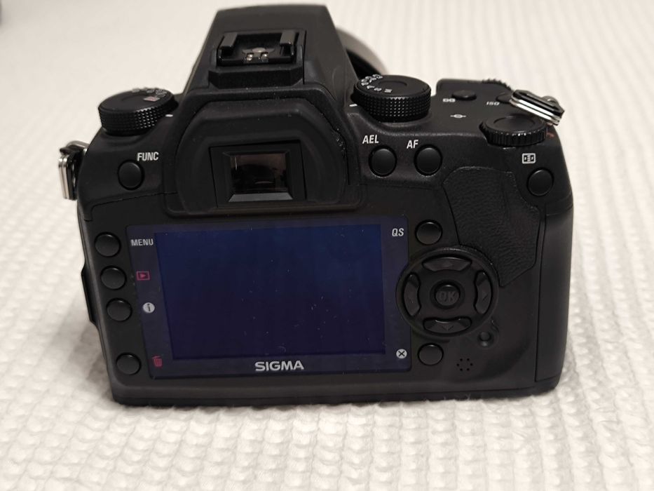 Професионален комплект за фотография SIGMA SD1 + SD9