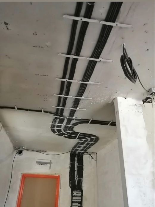 Electrician, lucrari conexe activitatii