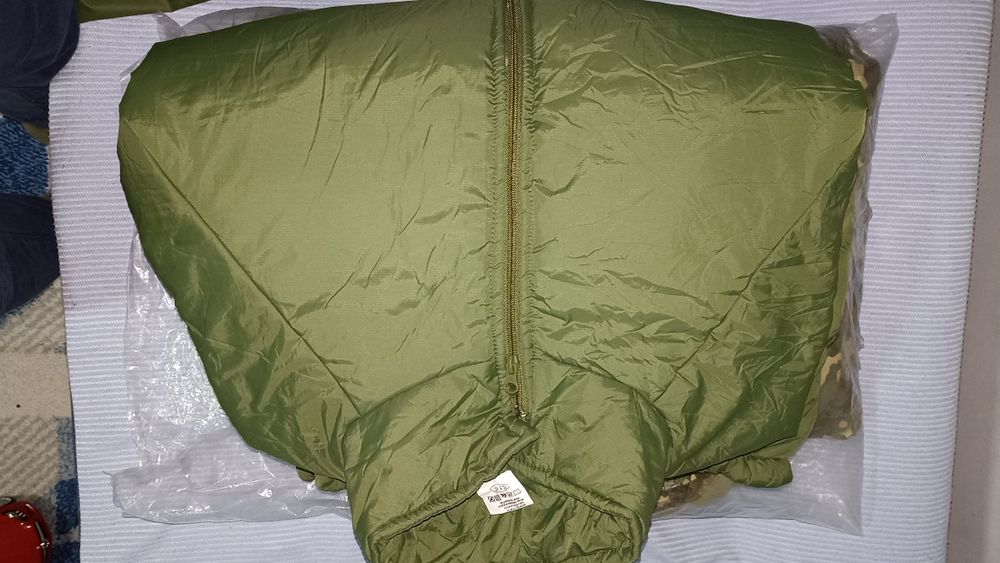 Costum termic militar.