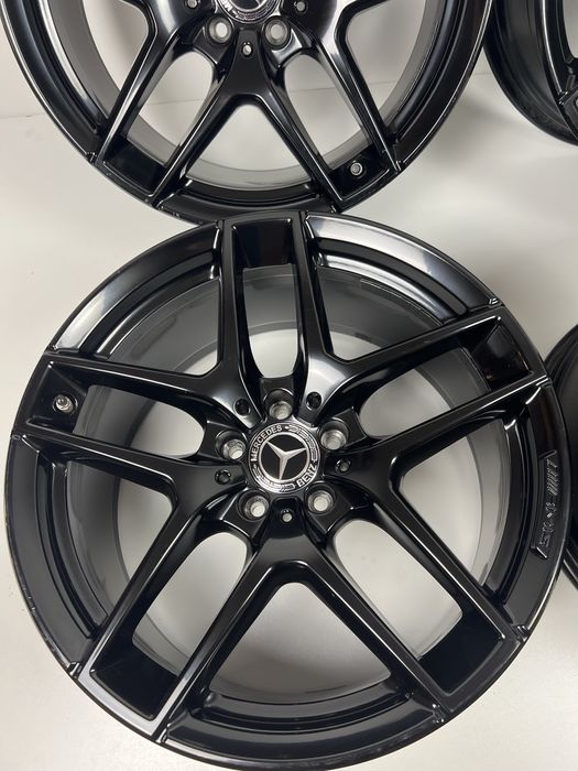 Se vinde set jante originale Mercedes Benz AMG R19