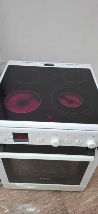 Свободно стояща печка Bosch - 4 котлона - Гаранция