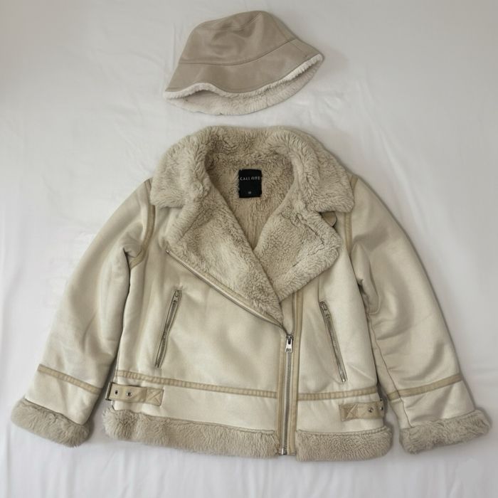 Зимно марково яке с шапка Calliope бежово