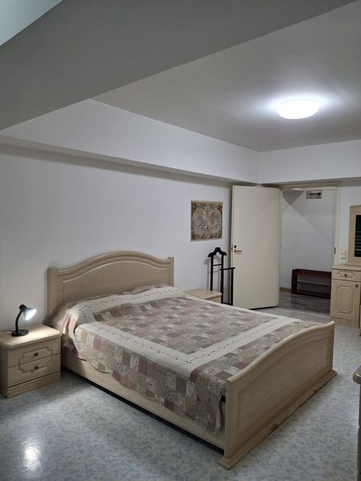 Свою 2-х комнатную квартиру в центре Ташкента (ориентир магазин ЦУМ)