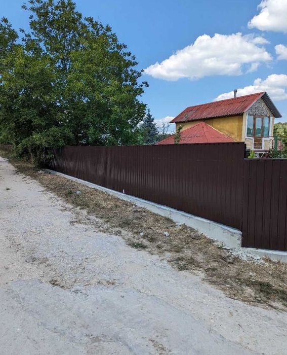 Construim garduri și porți la comanda clientului