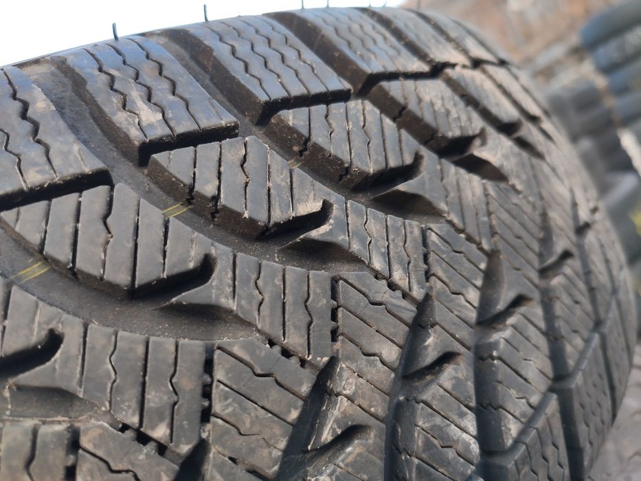 4бр Като нови зимни гуми 175 65 15 - Michelin
