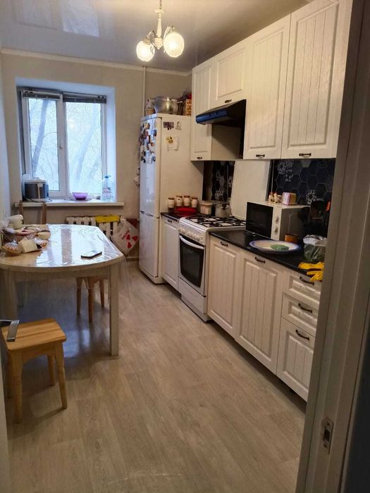 Продам 4 х комнатную квартиру на шанхае