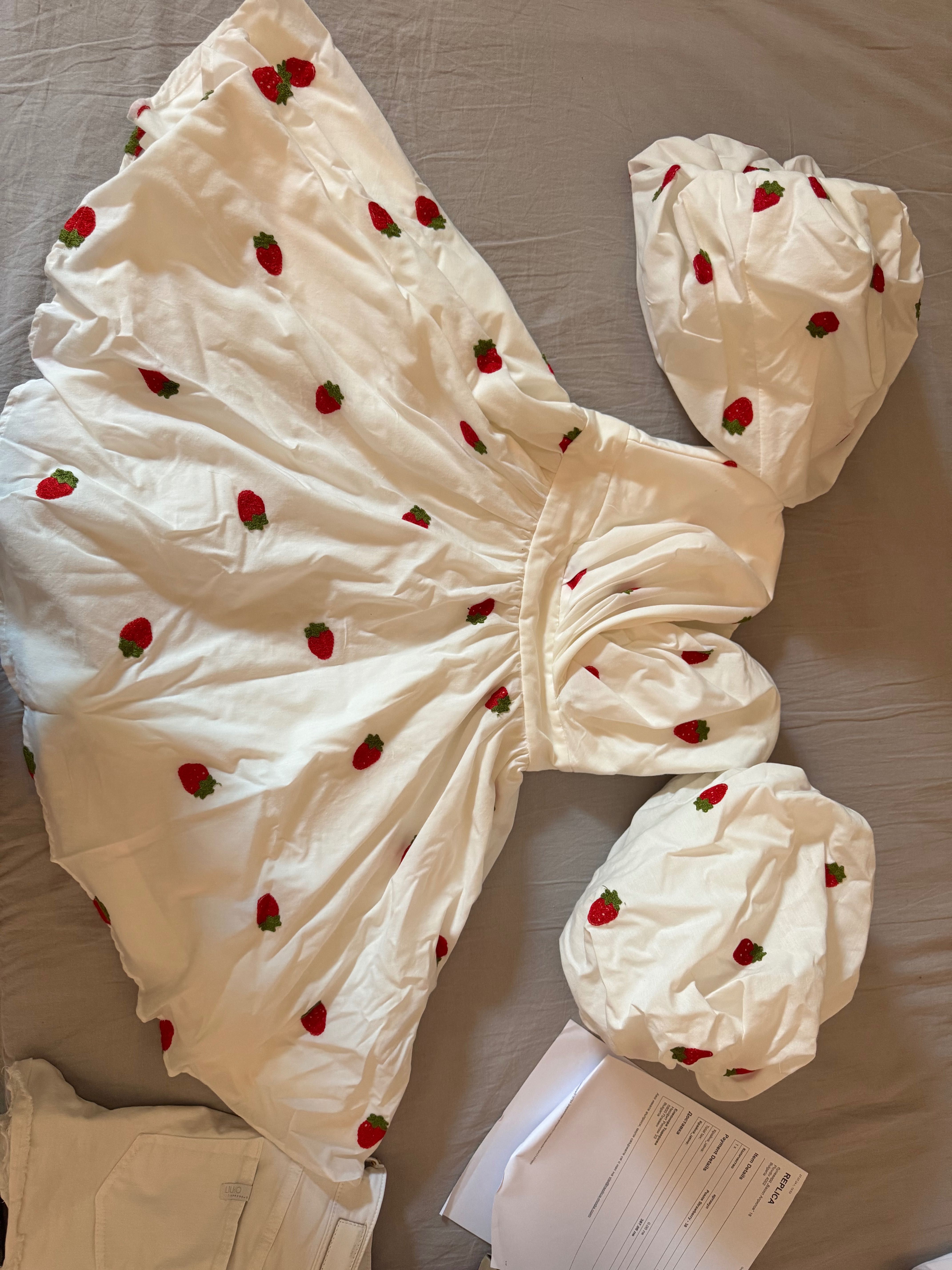 Рокля Strawberry Replica