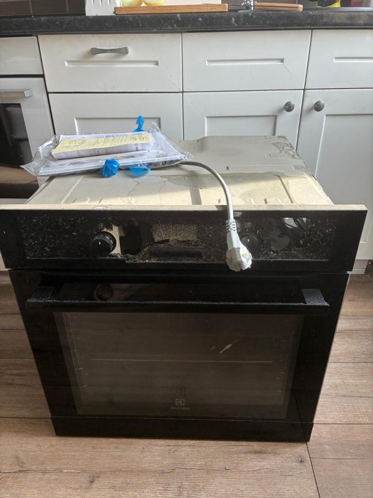 Продается духовка Б/У