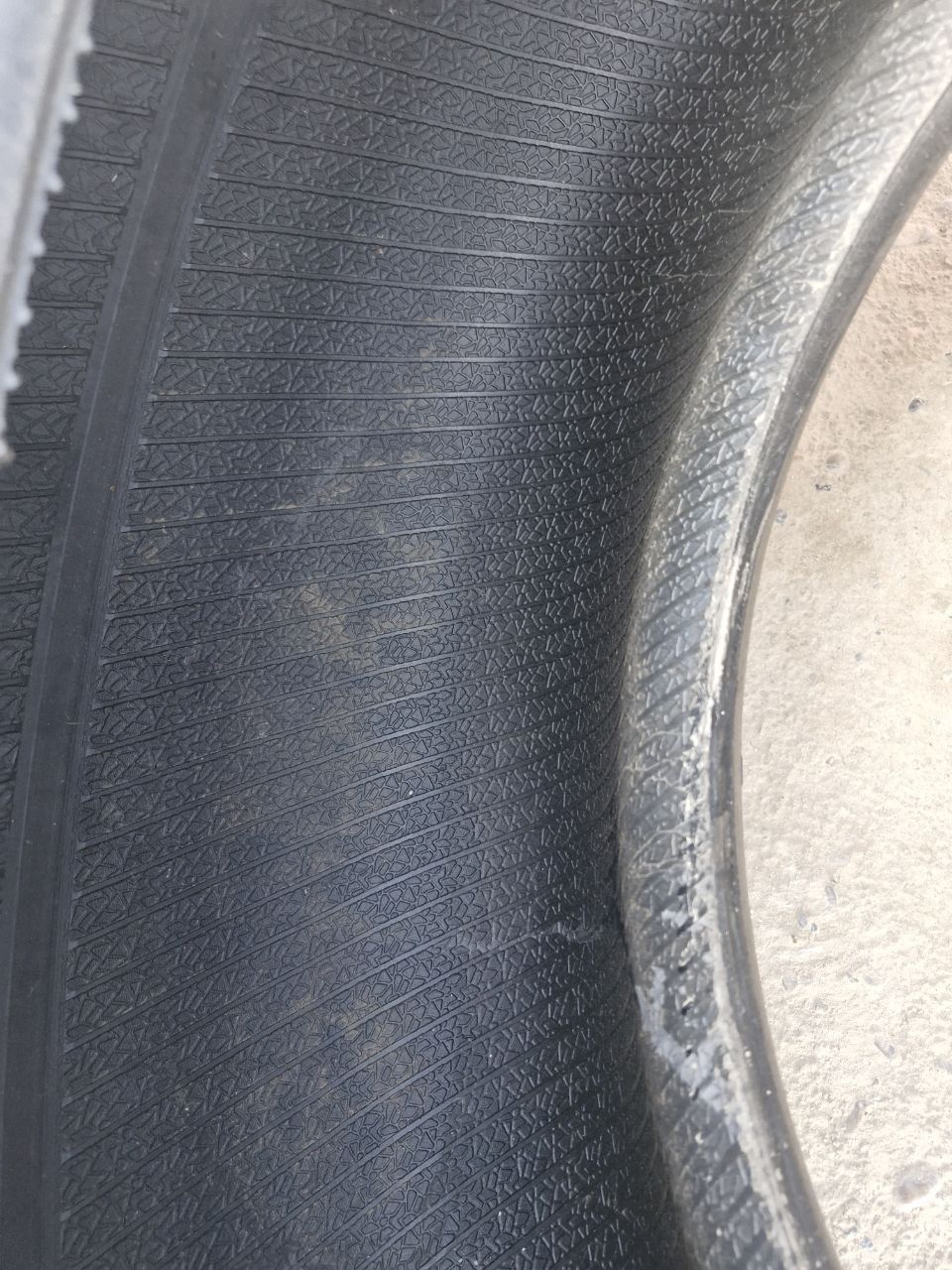 Катта машиналар учун балонлар сотил 385/65R22.5ади