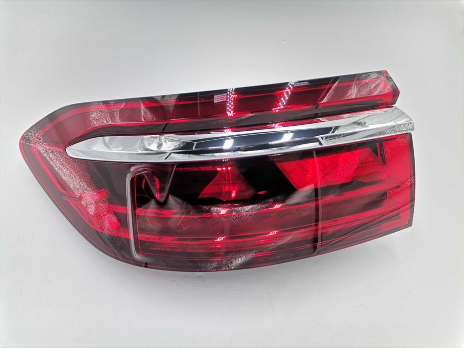 Нов 4N0945207R Audi S8 A8 4N D5 OLED Десен Стоп