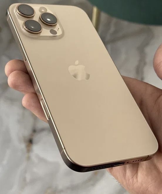 Vând iPhone 16 Pro Max 256GB – Desert Titanium