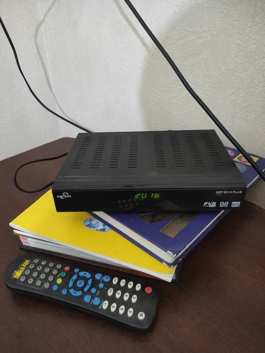 Тюнер SRT 2016 plus, в идеальном состоянии