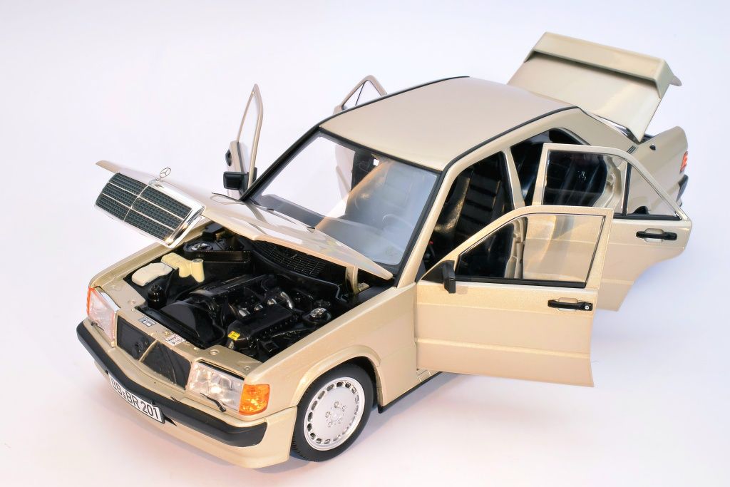 Macheta Mercedes-Benz 190 E Norev