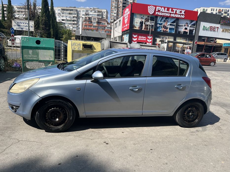Opel Corsa 1.2 бензин 2008 година