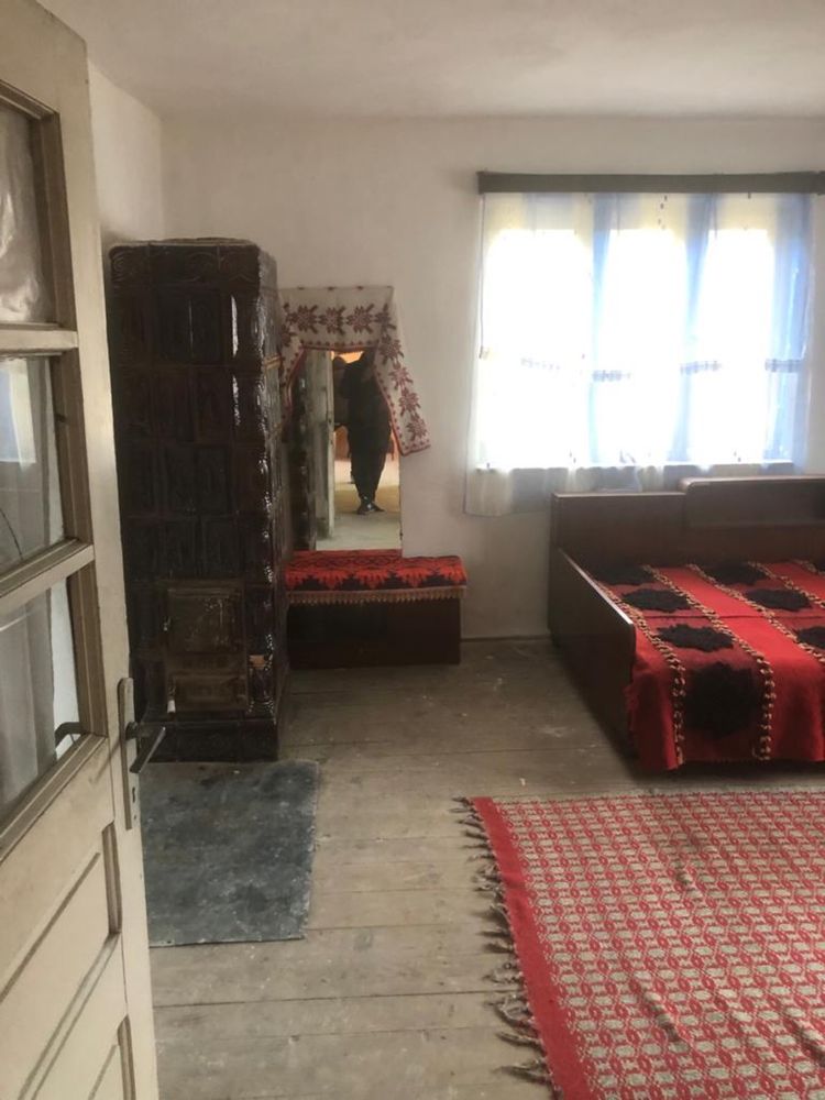 Vând casa in Pestenita comuna Densuș numărul 74