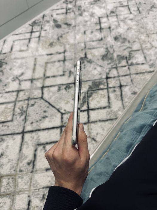 Айфон 11 срочноо