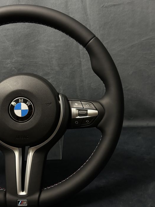 Volan M BMW F style compatibil cu seria E