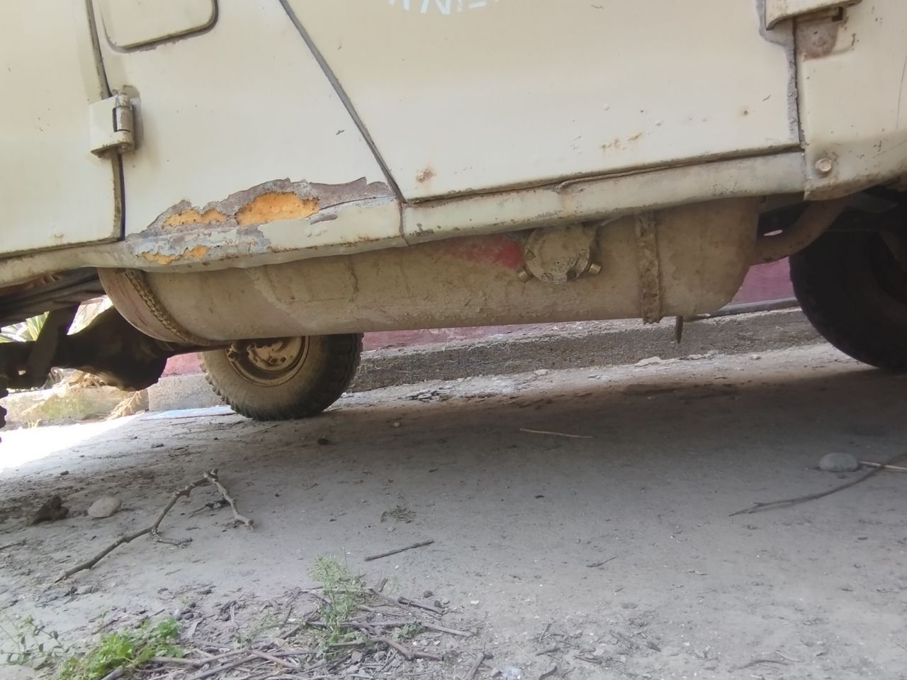 UAZ 315101 holati yaxshi narxini kelishamiz
Yili 1993yil
Peredok bor
R