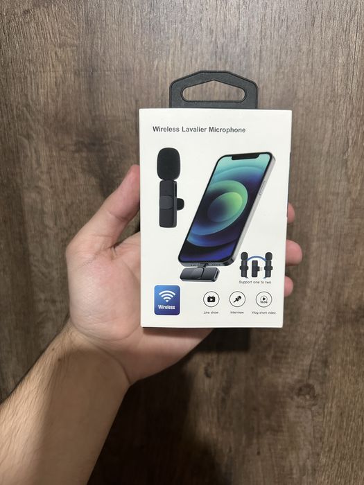 Selfie stick/Wireless Lavalier Microphone