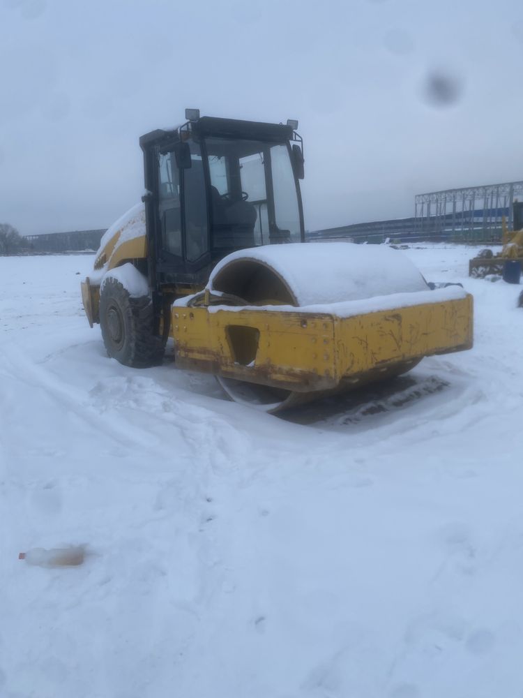 Сдается в аренду Погрузчик 2 Куб. Погрузчик 3 куб. Грейдер, каток.