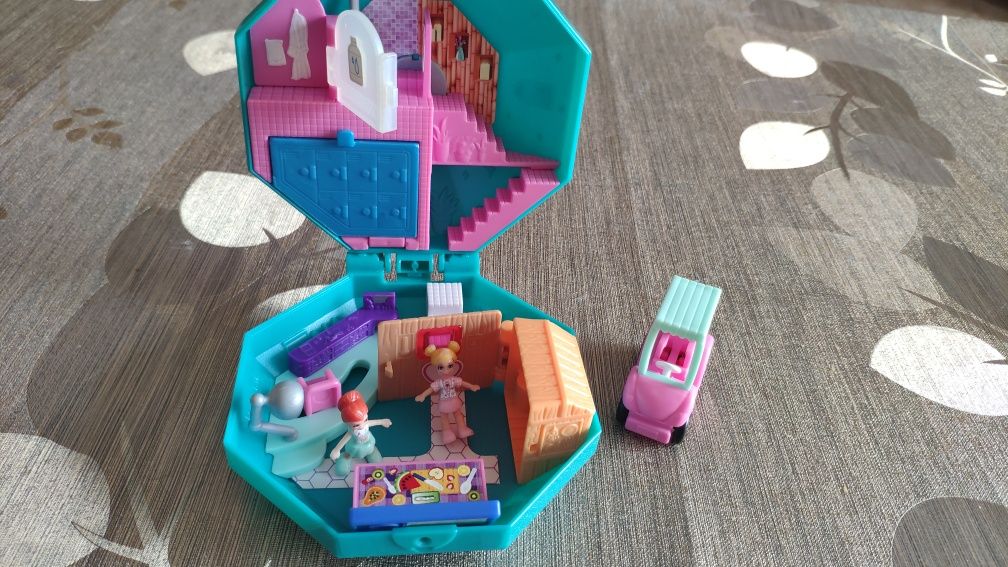 POLLY POCKET Преносим комплект за игра с мини кукла 2 бр.