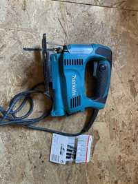 Fierastrau pendular Makita 4327