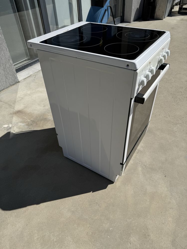 Печка с керамичен плот Gorenje 50 см широка