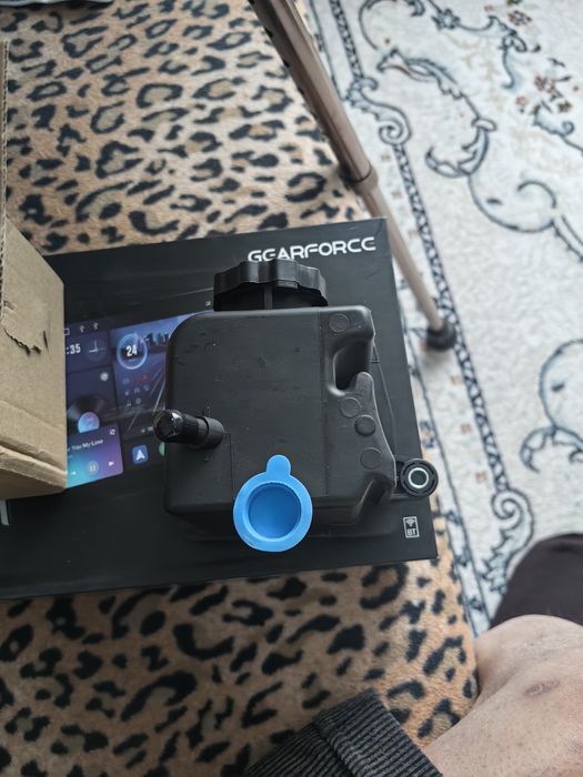 Продам бачок гура на Мерс