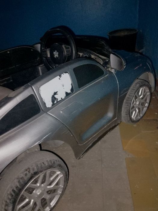 Детский электромобиль